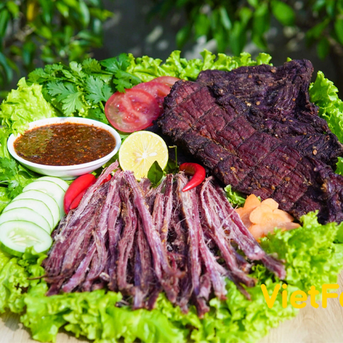 Thịt trâu gác bếp